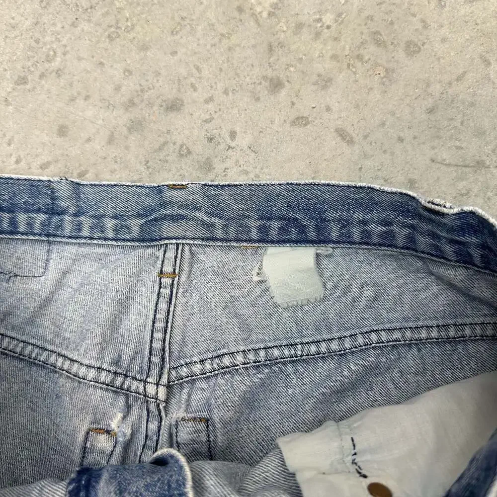 Vintage Levi's 560 Loose Fit Light Wash Jeans - 36x36”